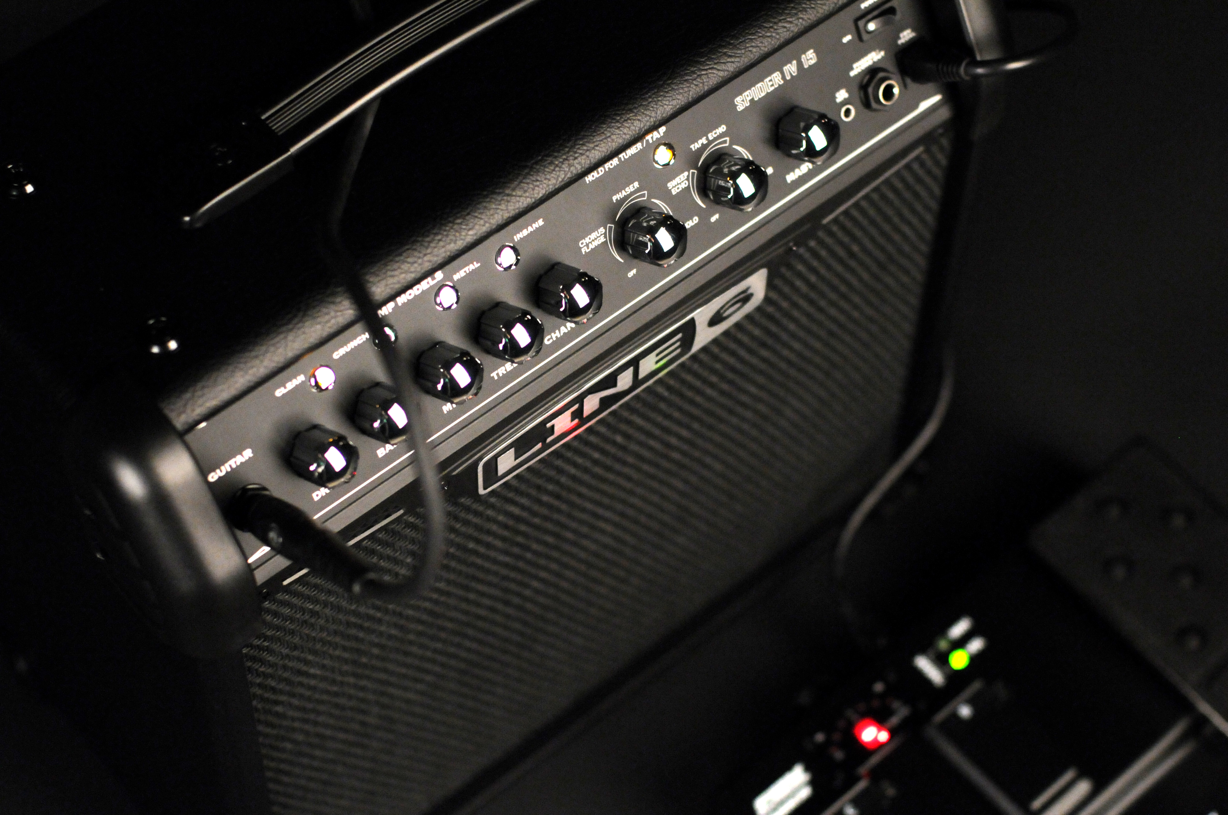 Line 6 Spider IV 15 Guitar Amp Combo favorable buying at our shop