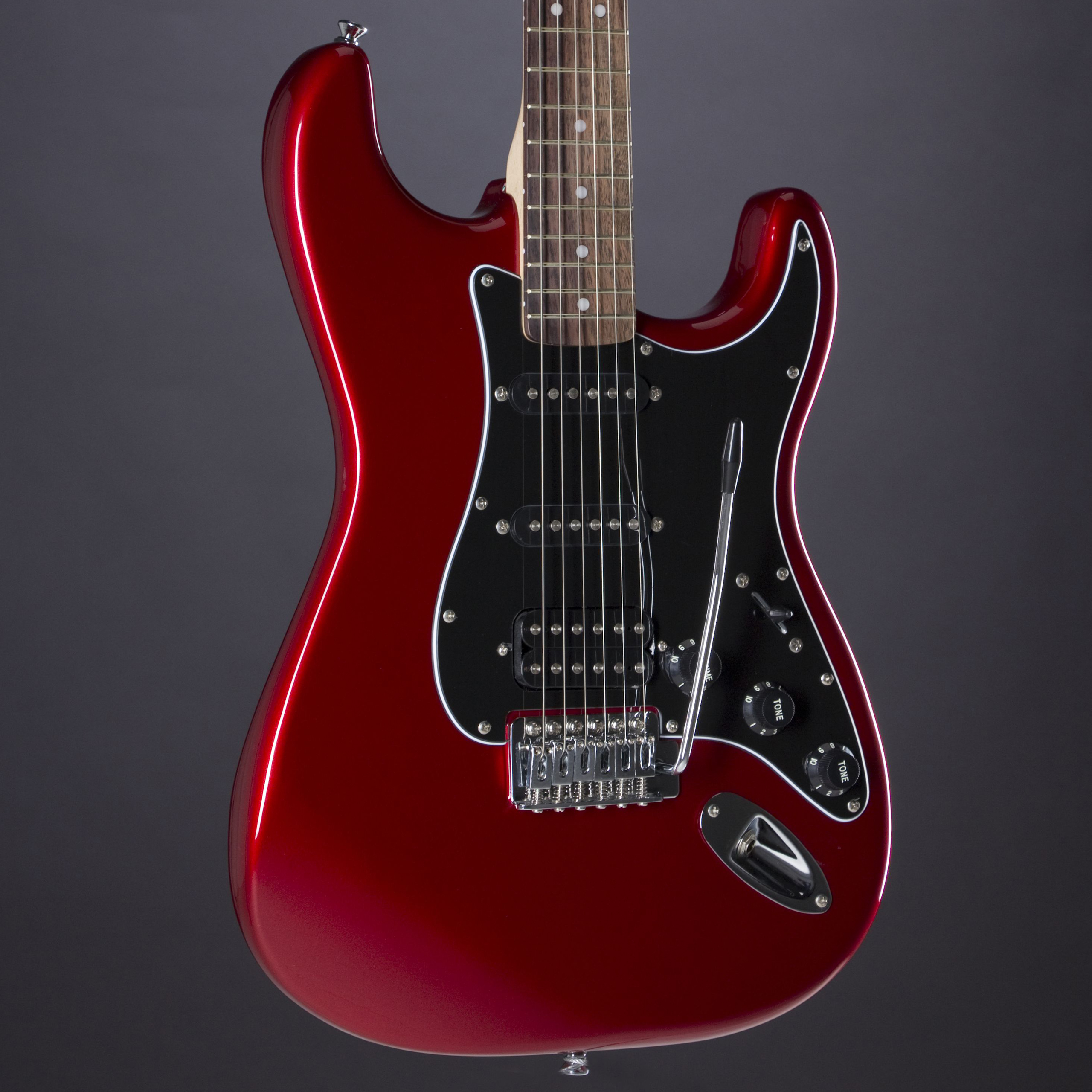 Squier Affinity Strat HSS Pack Champion 20 Candy Apple Red